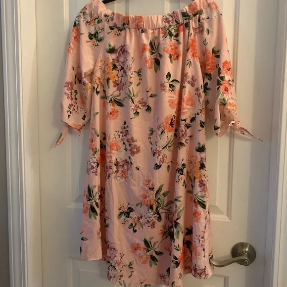 Pink Blush maternity off shoulder floral dress - Picture 2 of 6